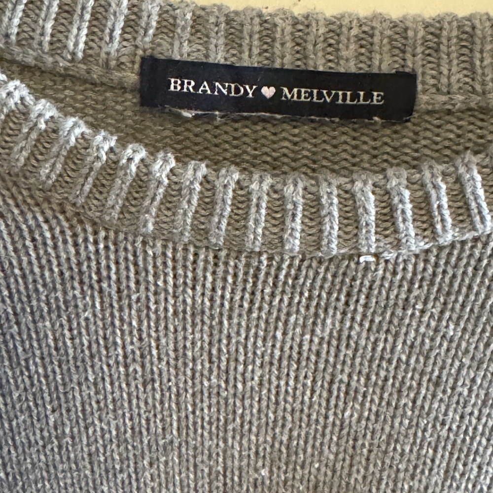 Brandy Melville Gray Knit Sweater - Picture 2 of 4